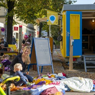 „Eine Unterhaltung im Freien“ in Esslingen am Neckar im Rahmen des Projekts SPIEL:RAUM der KulturRegion Stuttgart 2021-2022