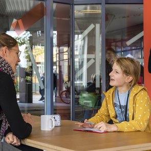Kunstprojekt "Kinderagentur für Arbeit" von Junges Ensemble Stuttgart beim Festival ÜBER:MORGEN der KulturRegion Stuttgart