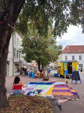 „Eine Unterhaltung im Freien“ in Esslingen am Neckar im Rahmen des Projekts SPIEL:RAUM der KulturRegion Stuttgart 2021-2022