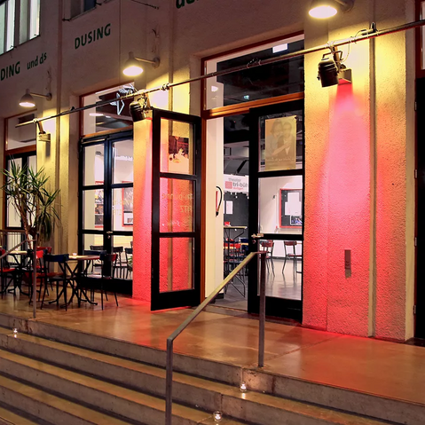 Theater tri‐bühne – Eingang/Foyer
