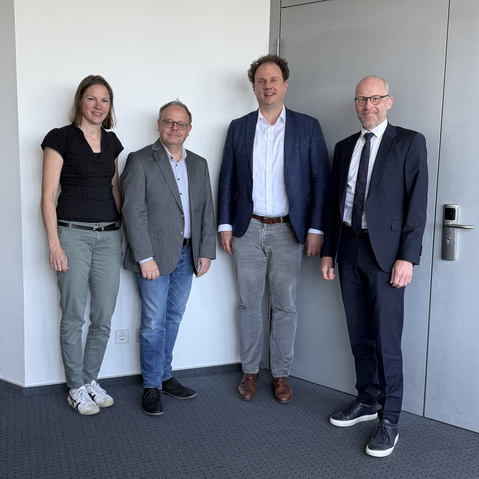 Bild v. l. n. r.: Bettina Pau, Geschäftsführerin der KulturRegion Stuttgart, Bernd Hornikel, Oberbürgermeister Schorndorf, Dr. Matthias Knecht, Vorsitzender der KulturRegion und Oberbürgermeister Ludwigsburg, Jens Theobaldt, Bürgermeister Filderstadt.