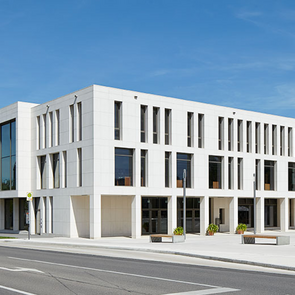 Aussenansicht Kultur- und Kongresszentrum Das K