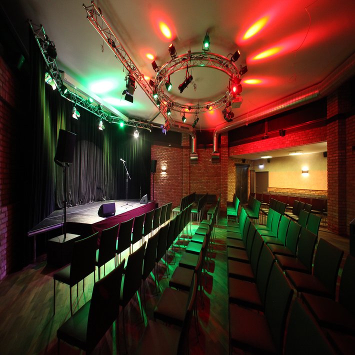 Blick auf die Bühne des Mauerwerks