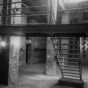 Innenansicht Erinnerungsräume Marinus van Aalst Alter Friedhof