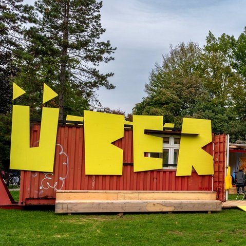 Festivalzentrum ÜBER:MORGEN im Merkelpark in Esslingen/Neckar