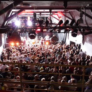 Veranstaltung im vollen Kulturhaus Schwanen