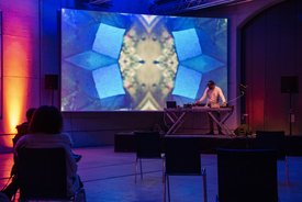 Abschlussfest des Festivals "Unter Beobachtung" im Stuttgarter Kunstverein Wagenhalle, Thomas Kiefer "Hoving"