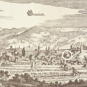 Kupferstich von Schwäbisch Gmünd aus dem 17. Jahrhundert mit kreisförmiger Markierung des Standortes der ehemaligen Synagoge.