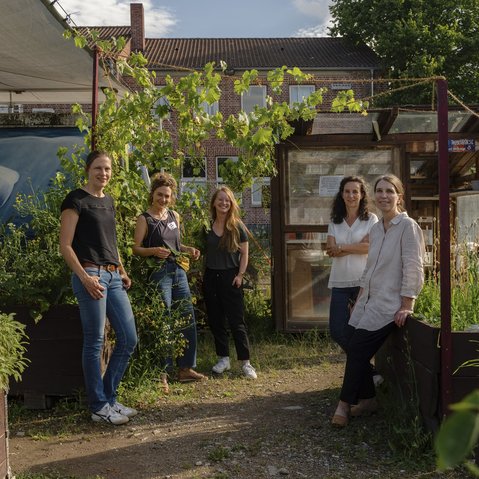 Das Team der KulturRegion Stuttgart im Garten der Kulturinsel.