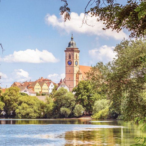 Blick über den Neckar auf die Stadt Nürtingen