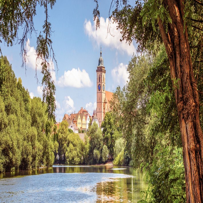 Blick über den Neckar auf die Stadt Nürtingen