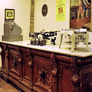 Innenansicht Deutsches Fleischermuseum Theke