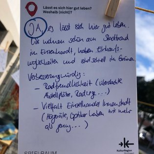 Postkarte mit Ideen von Besucher:innen des Bauwagens im Rahmen des Projekts SPIEL:RAUM der KulturRegion Stuttgart 2021-2022