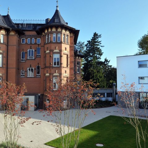 Blick auf den Südflügel der Villa