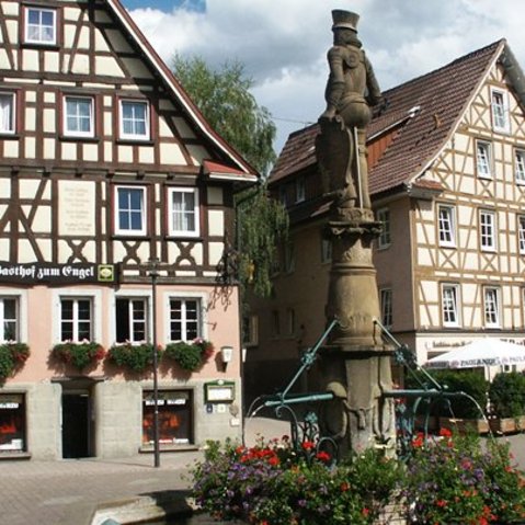 Murrharter Marktplatz mit Fachwerkgebäuden