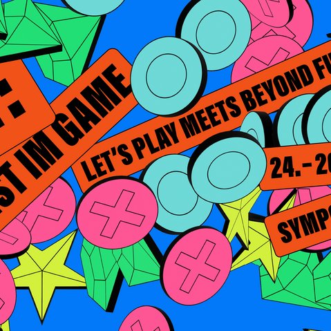 Grafik für das Symposium »QUEST: KUNST IM GAME« auf blauem Hintergrund mit bunten geometrischen Formen wie Sternen, Ringen und Kreuzen. Das Design ist verspielt und bewirbt eine Veranstaltung zu Kunst und Gaming.