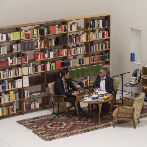 Kunstprojekt "Bibliothek ungelesener Bücher" von Julius Deutschbauer beim Festival „Unter Beobachtung“ der KulturRegion Stuttgart 2020