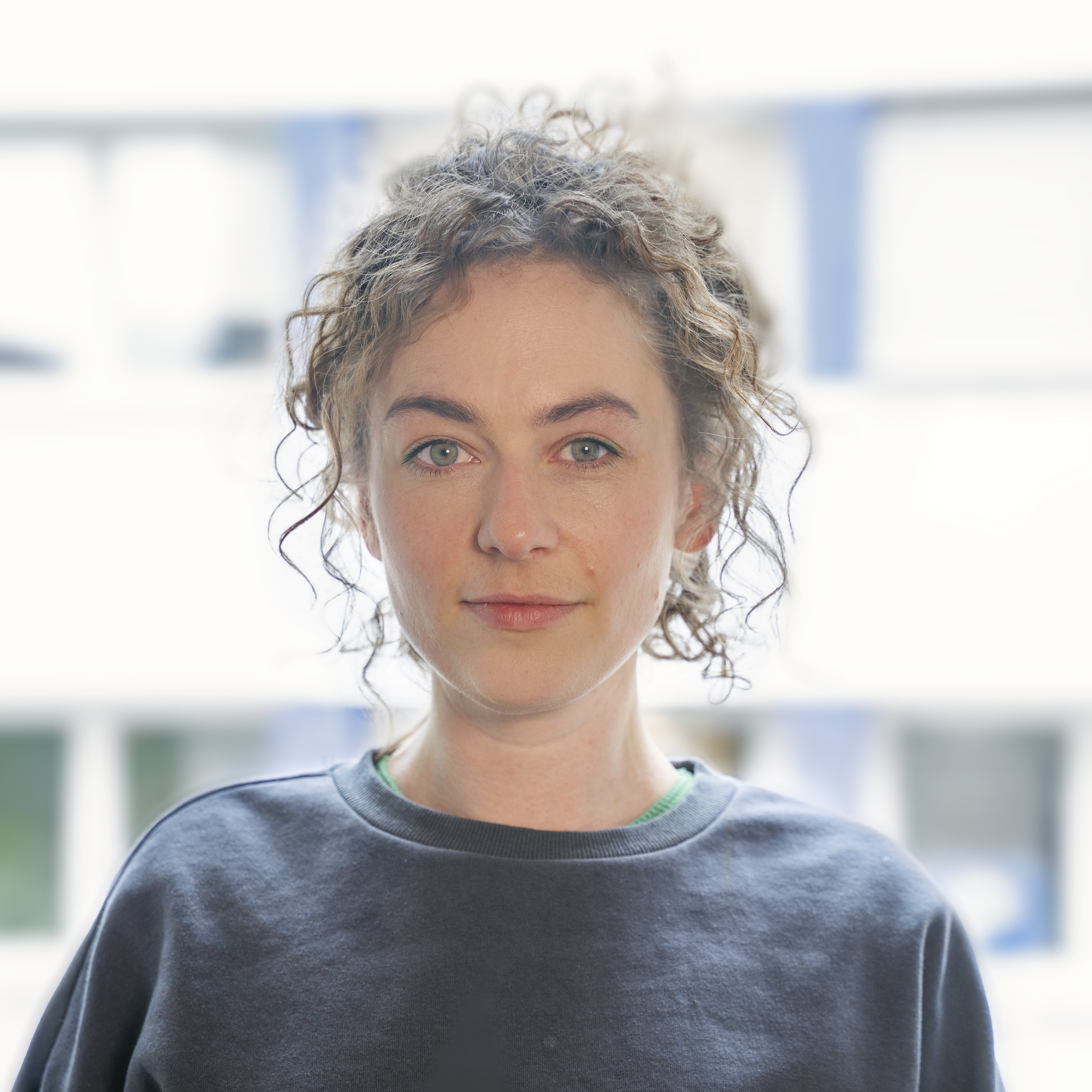 Portraitfoto von Jule Kriesel