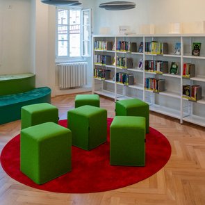 Blick in die Kinderleseecke der Bücherei