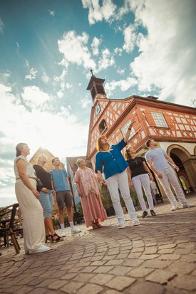 Stadtführung vor historischer Kulisse