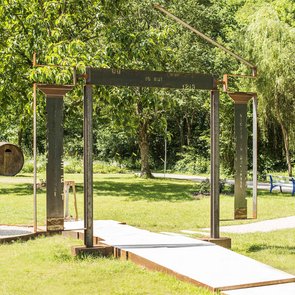 Parkansicht mit Skulptur SOPHI Park