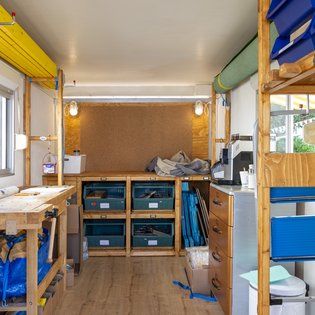 Blick in den Bauwagen des Projekts SPIEL:RAUM der KulturRegion Stuttgart 2021-2022