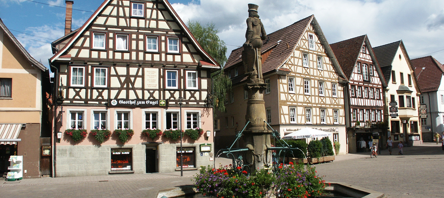Murrharter Marktplatz mit Fachwerkgebäuden
