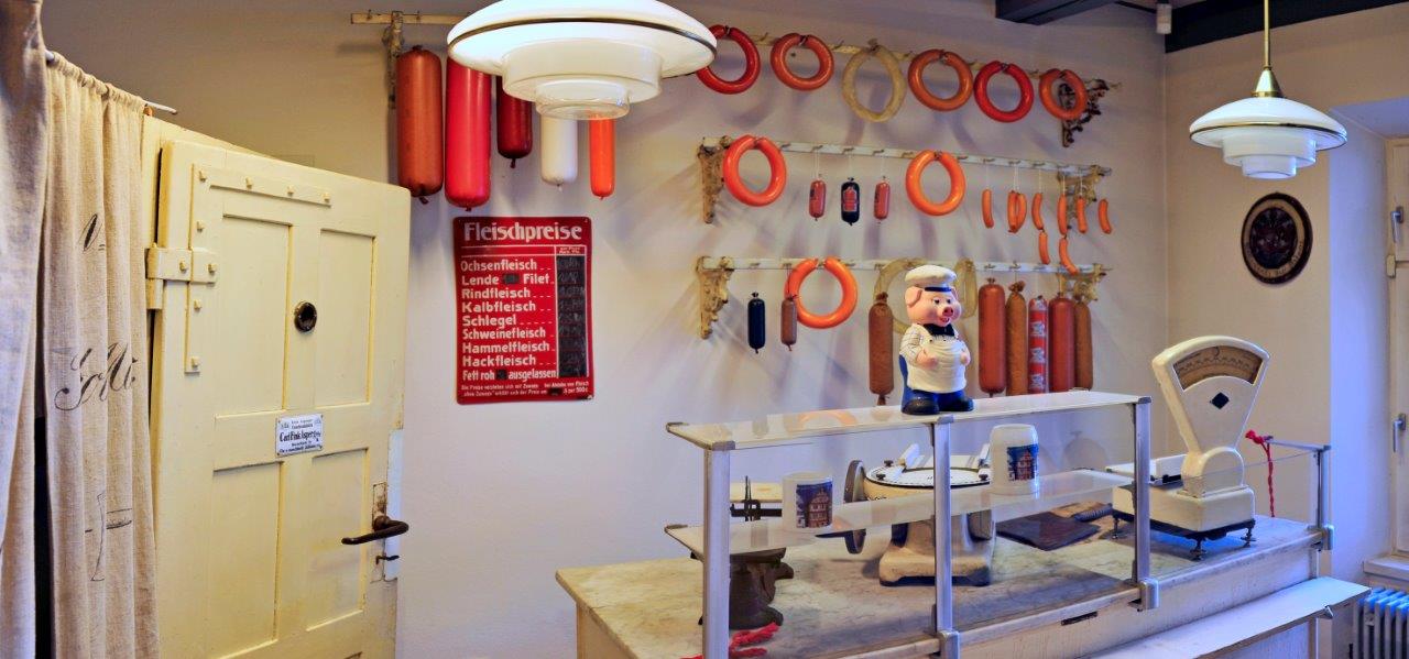 Innenansicht Deutsches Fleischermuseum alte Theke