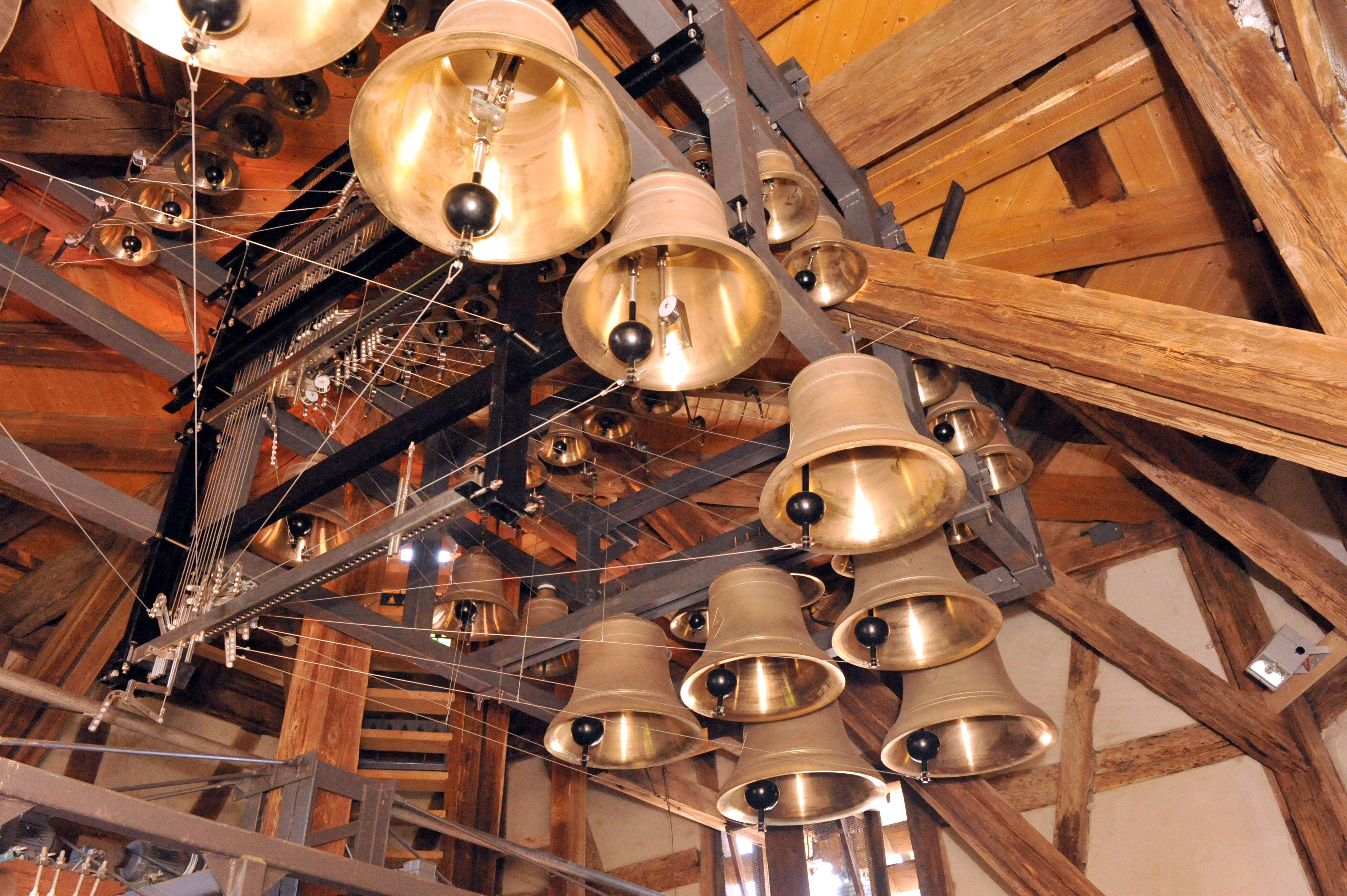 Blick von unten in das Carillon