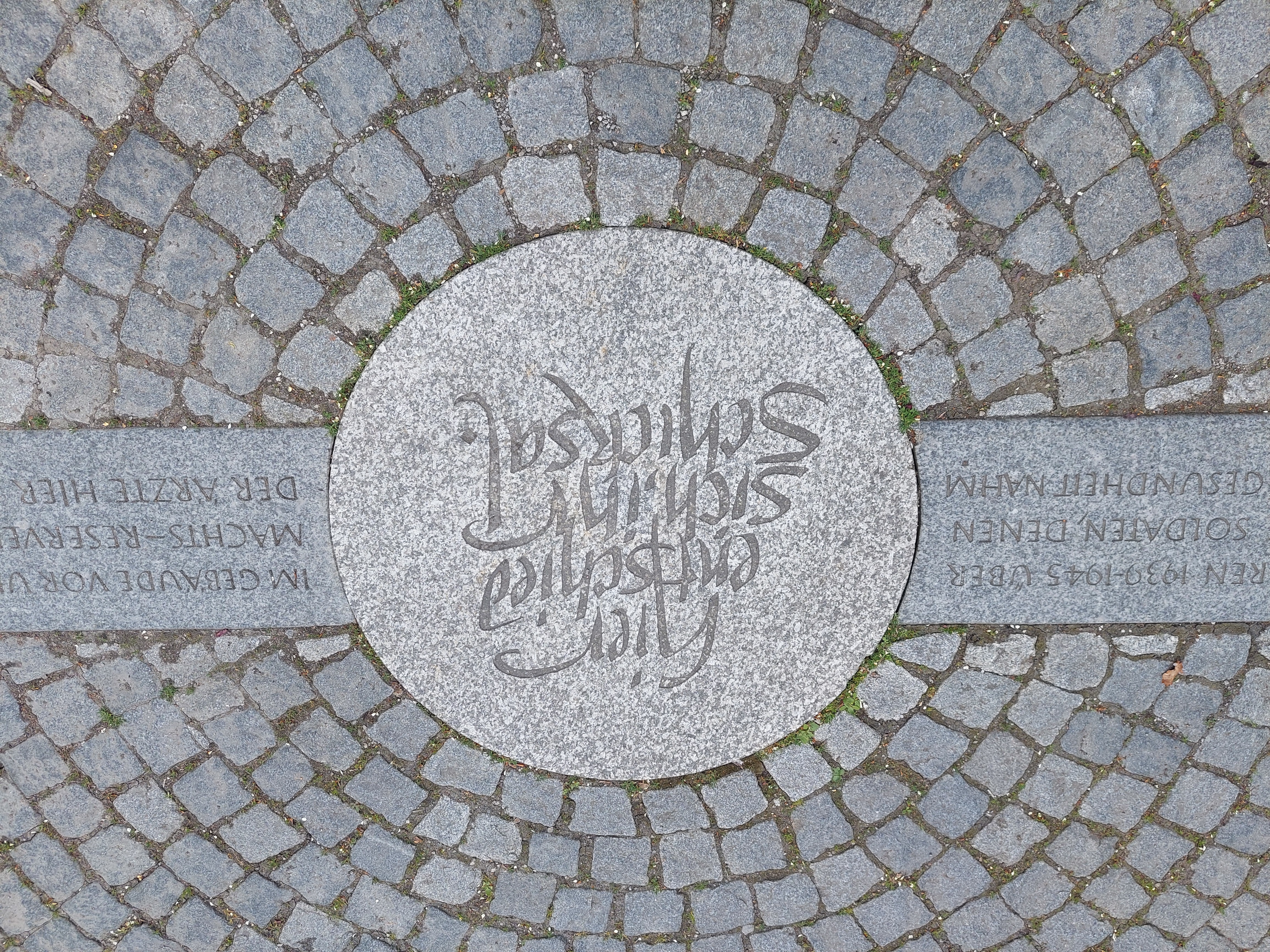 Schwelle mit Inschrift